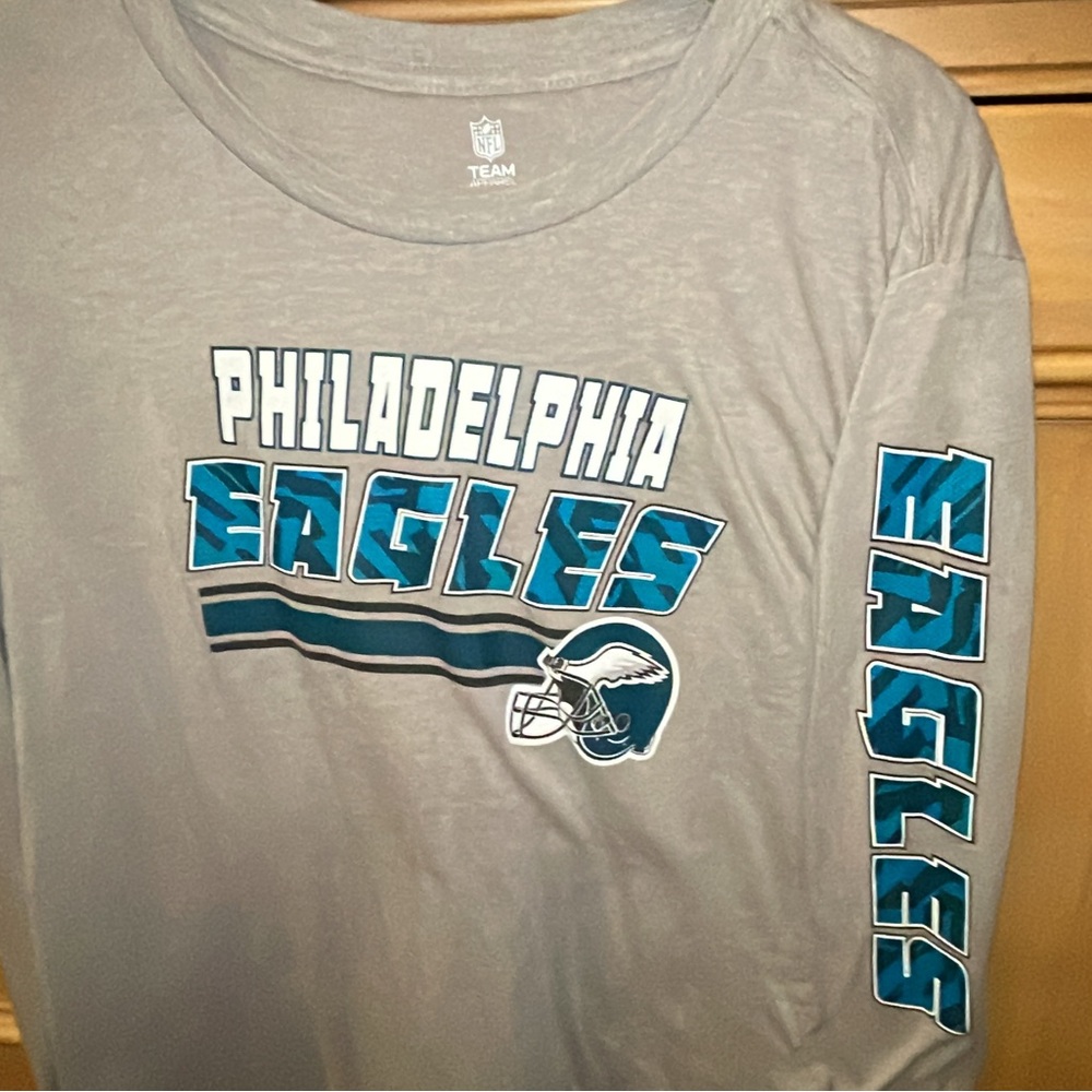 Boys XXL (18) Gray Long Sleeve Shirt Philly Philadelphia Eagles NFL Football